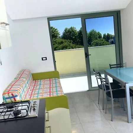 דירה Cozy With Terrace In *