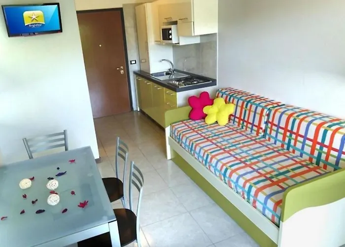 Cozy With Terrace In Appartamento